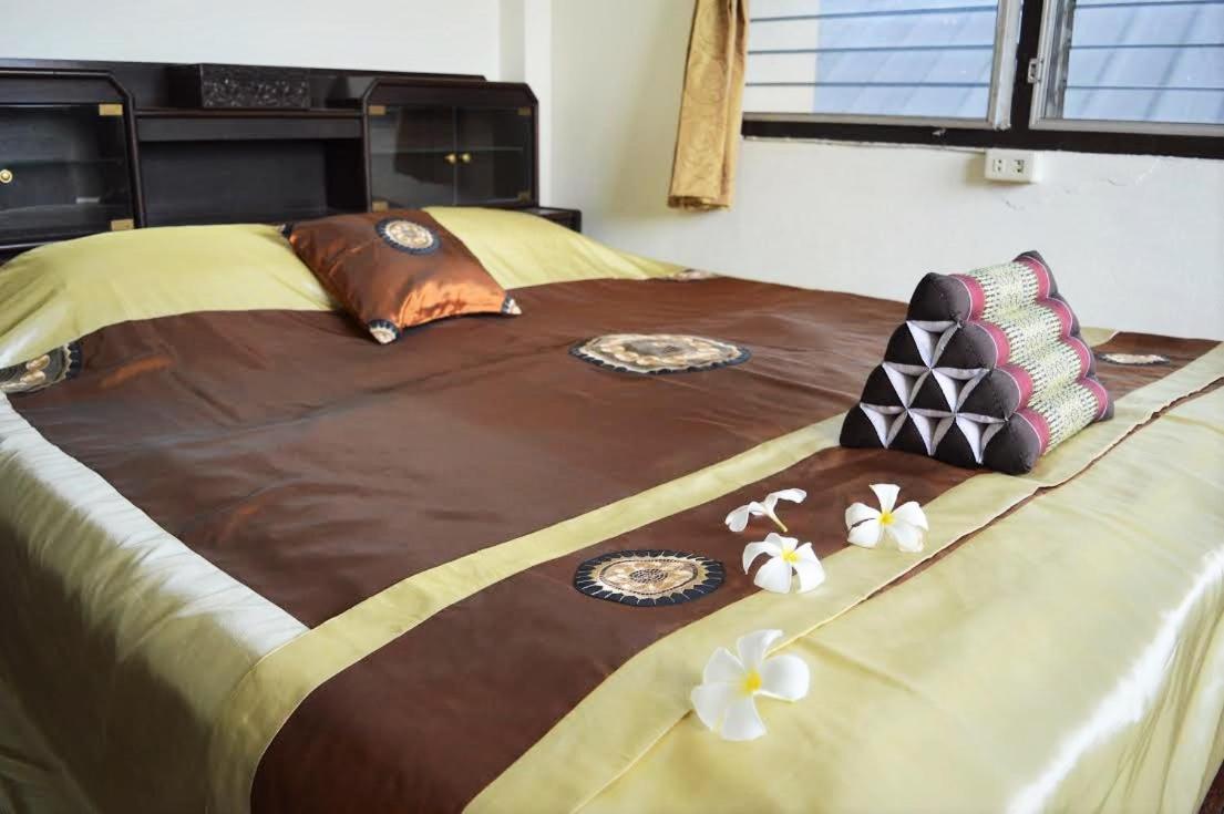 28 Rachabutr Hostel Убон Ратчатани Стая снимка