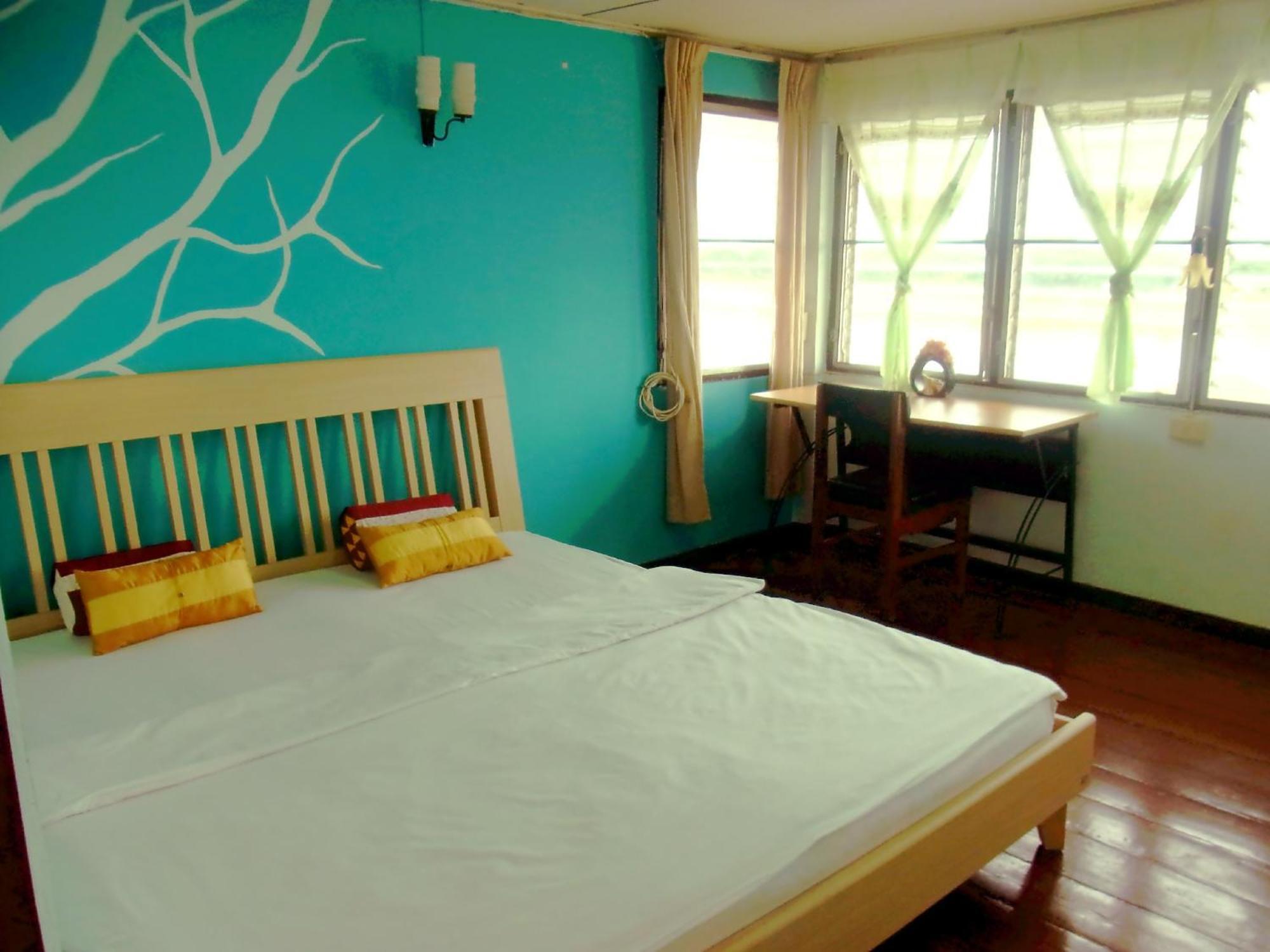 28 Rachabutr Hostel Убон Ратчатани Стая снимка