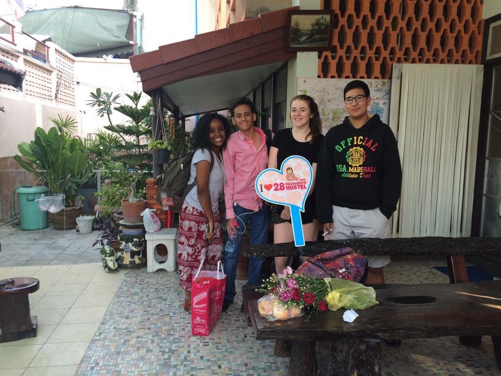 28 Rachabutr Hostel Убон Ратчатани Екстериор снимка