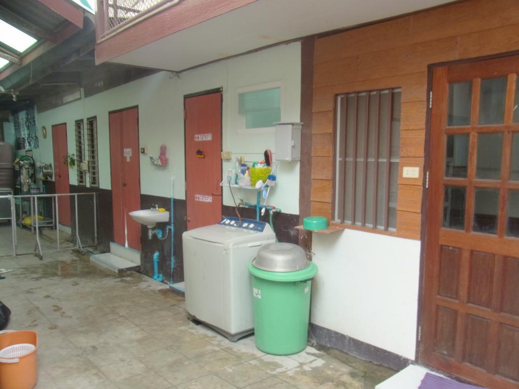 28 Rachabutr Hostel Убон Ратчатани Екстериор снимка