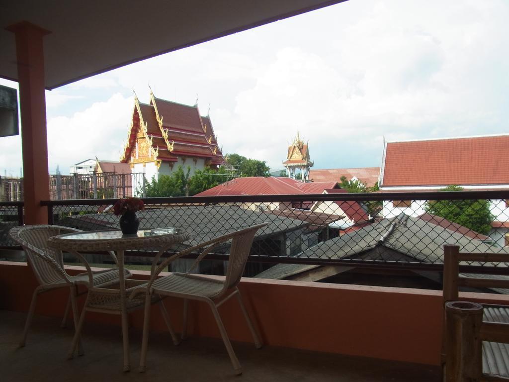 28 Rachabutr Hostel Убон Ратчатани Стая снимка